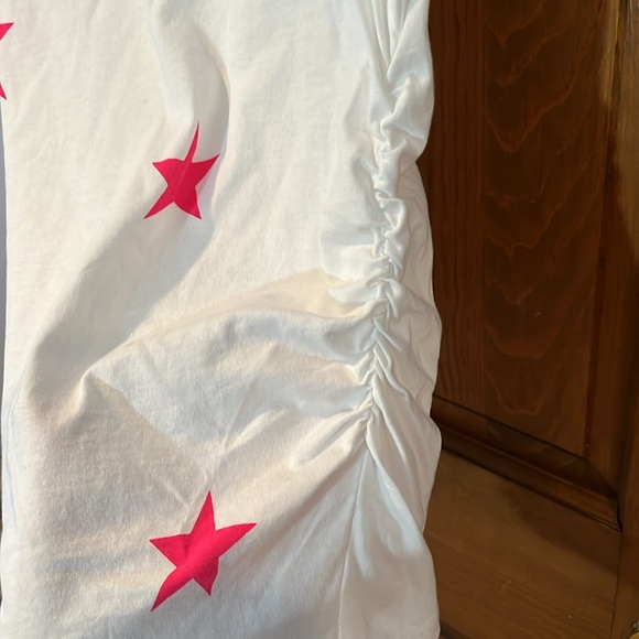 NWOT Pam & Gela White Ruched T-Shirt with Pink Stars - Picture 4 of 6